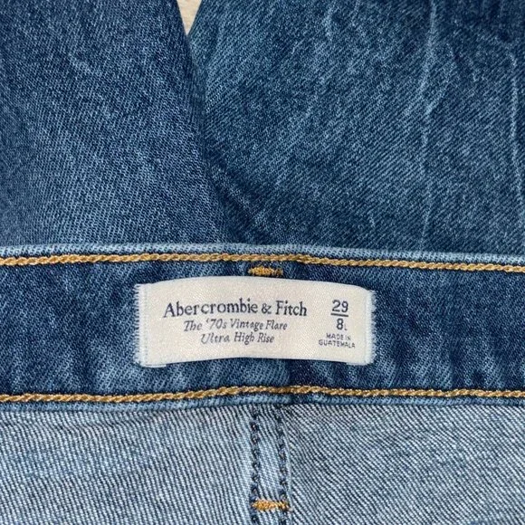 Abercrombie & Fitch Ultra High Rise Vintage Flare Jeans in Dark Wash, Size 29L - Picture 3 of 5